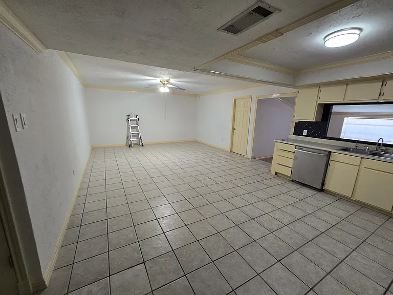 14327 Lorne Dr — Photo 50