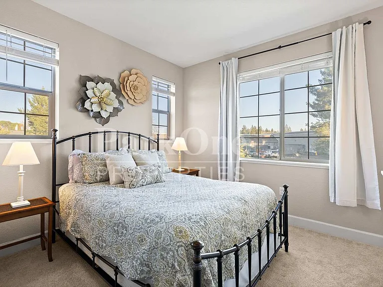 101 Laurel Knoll Dr — Photo 17