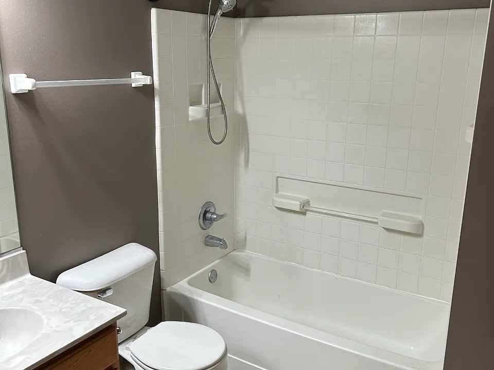 411 Waubonsee Dr #411