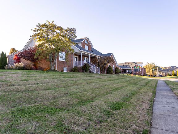 2nd image of 595 Earlymeade Dr