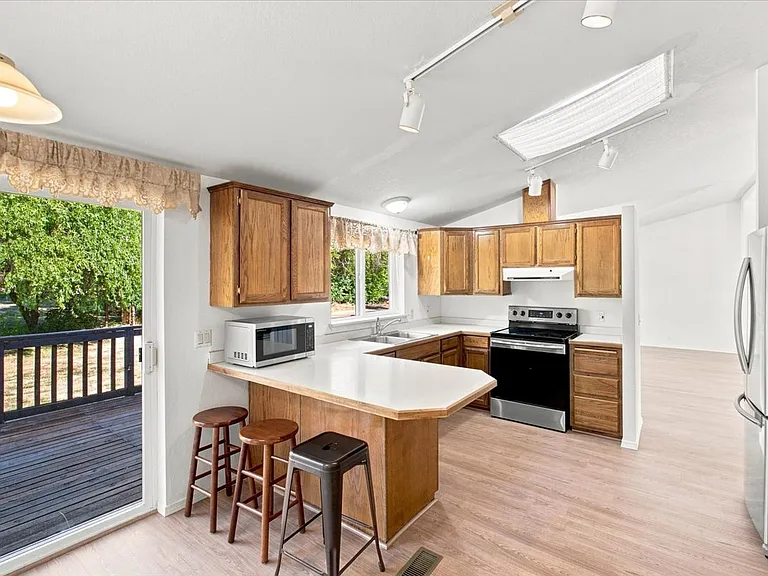 1715 W 1st Ave — Photo 18