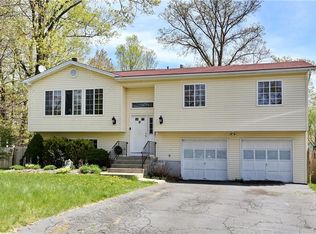 10 Fayva Ct, New City, NY 10956