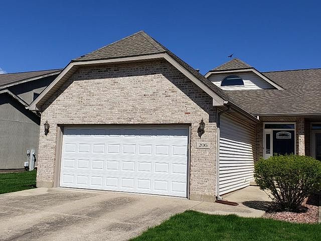 1st image of 206 Huntington Ct