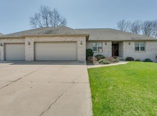 2754 Daniel Ct, Green Bay, WI 54311
