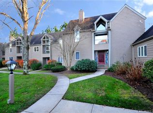 51 Timberwood Rd, West Hartford, CT 06117