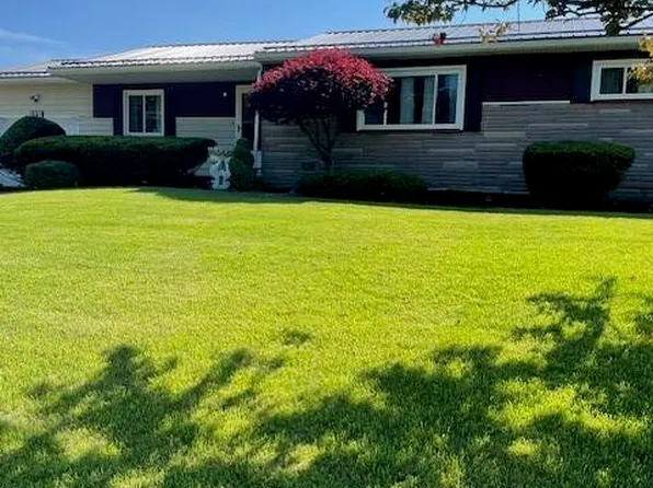 1231 W Loop Rd, Hollidaysburg, PA 16648