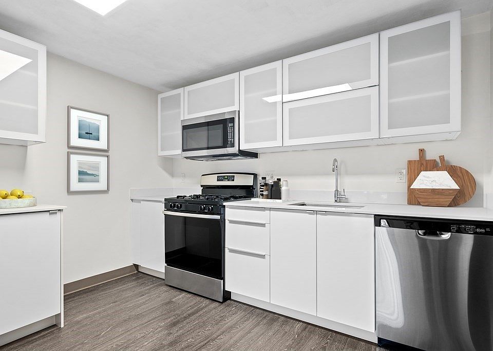 2nd image of 3 Darling St APT 2