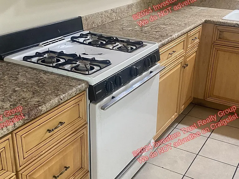 703 E Linfield St — Photo 12