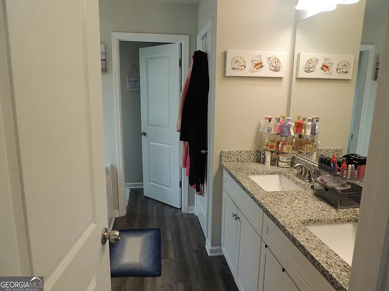 325 McGiboney Ln — Photo 19