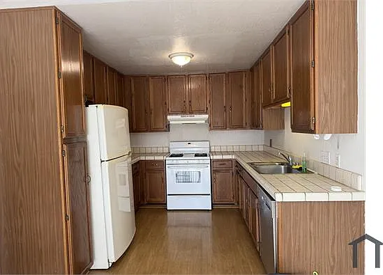 2 bed, 984 sqft, $2,850 — Photo 4