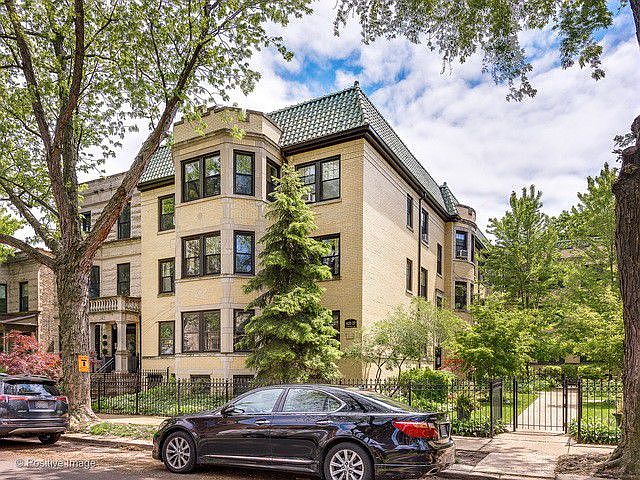1st image of 1427 W Summerdale Ave APT 2B