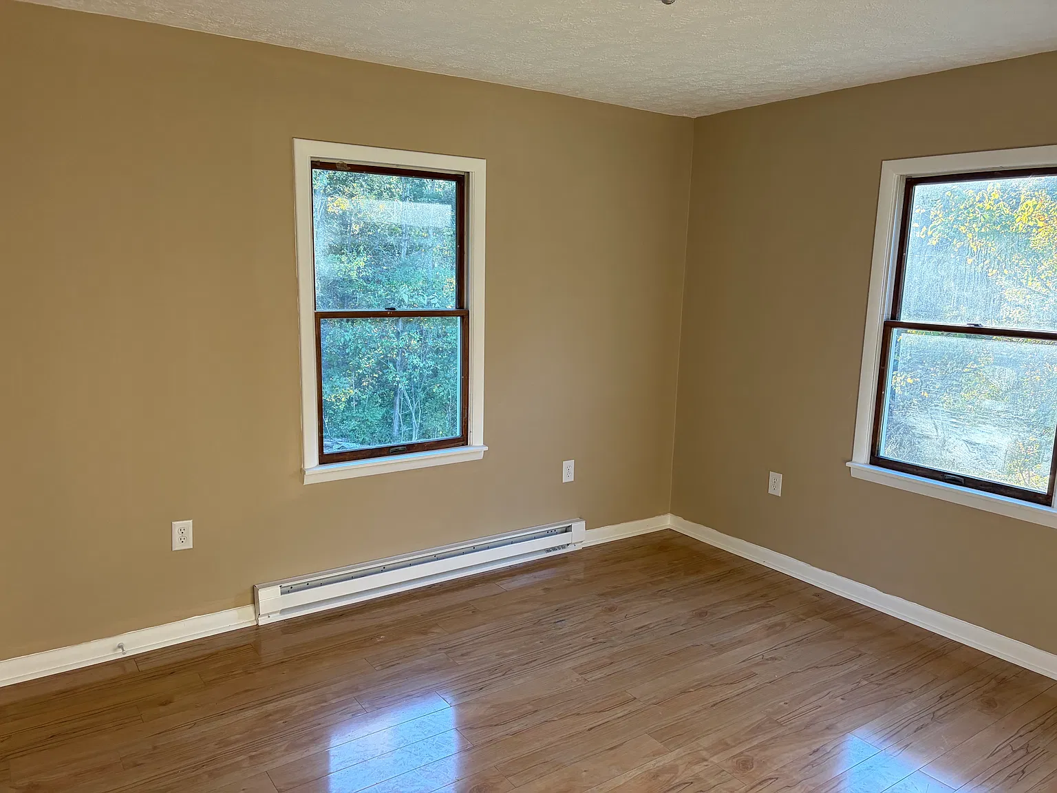 3 bed, 1000 sqft, $750 — Photo 3