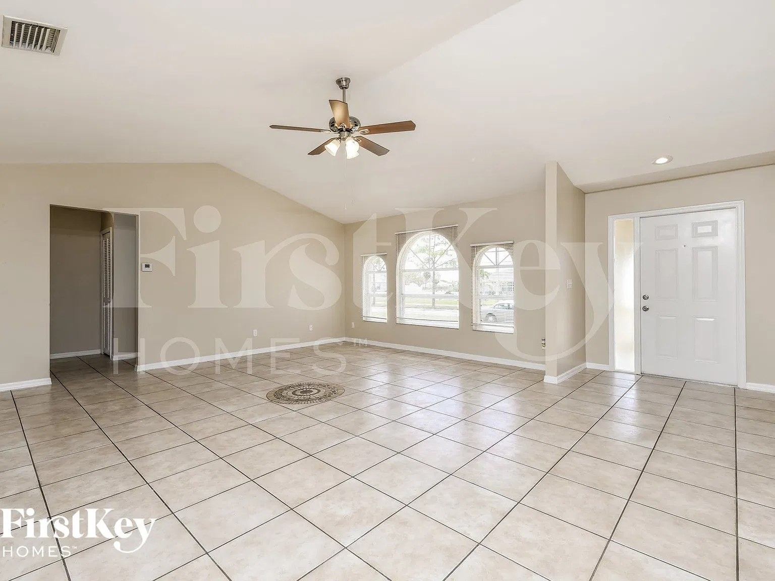 3 bed, 2.0 bath, 1502 sqft, $2,365 — Photo 3