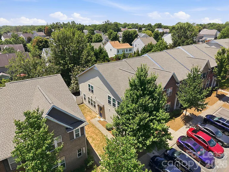 7037 Broughton Ln — Photo 26