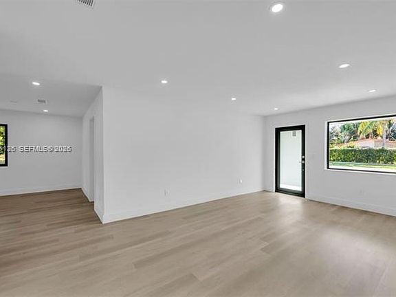 4th image of 1597 NE 143rd St #0