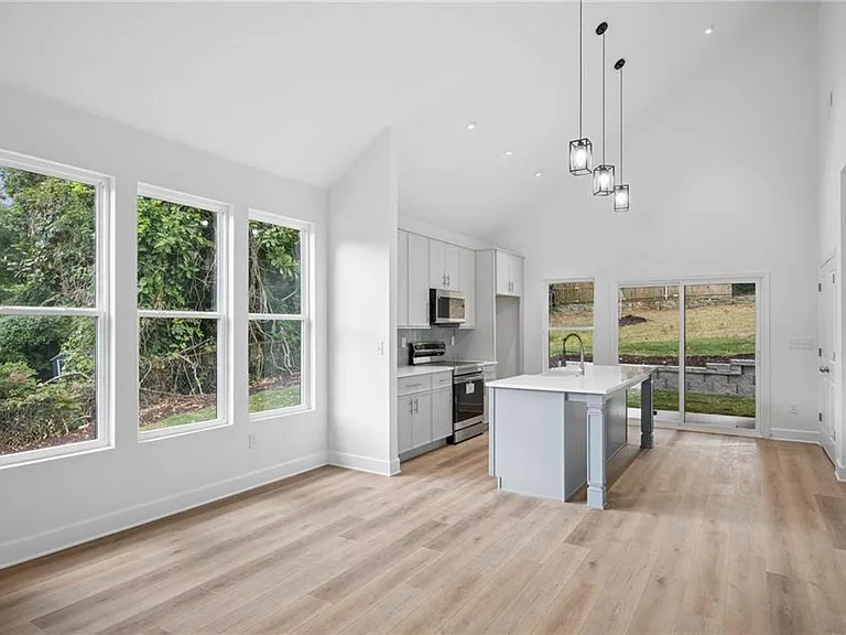 2050 Morehouse Dr NW — Photo 9