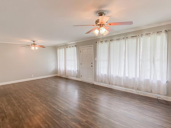 3rd image of 413 W McNeese St