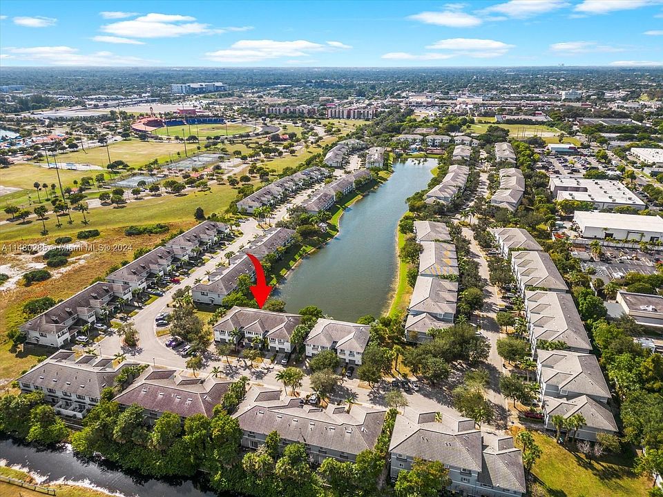 1st image of 1419 NW 34th Way