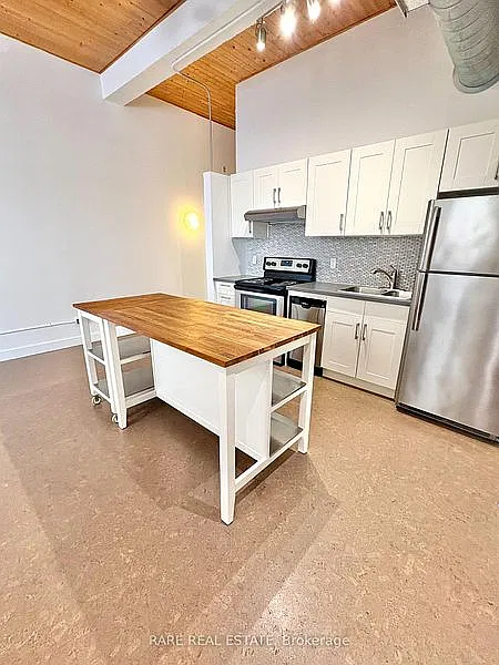 365 Dundas (Century Lofts) — Photo 4