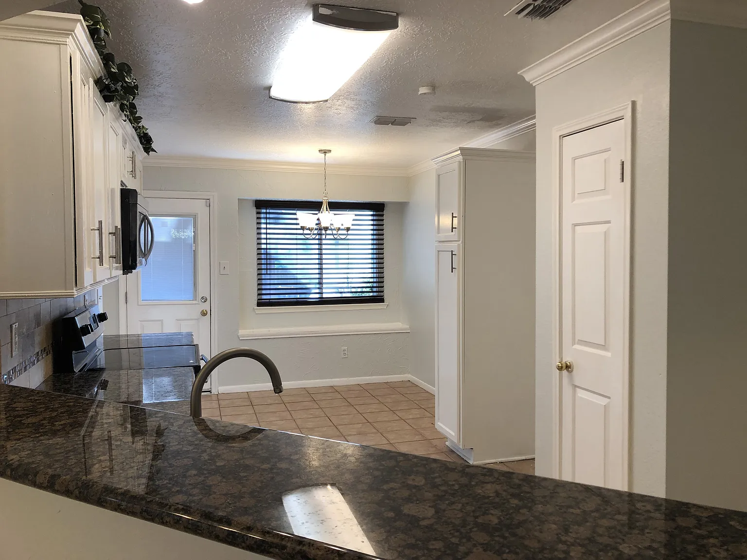 3 bed, 1762 sqft, $1,900 — Photo 4
