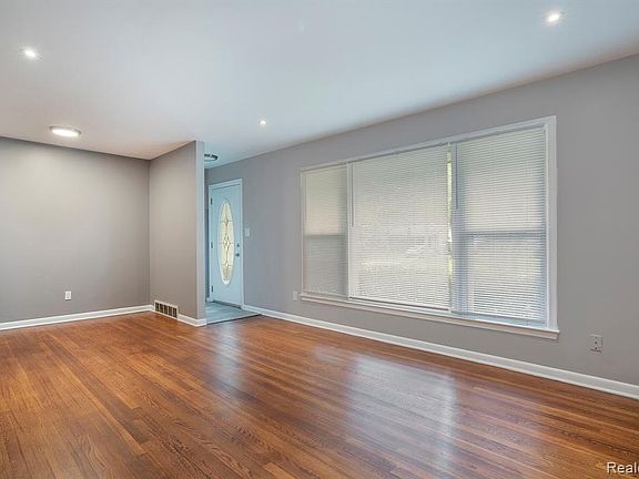 3rd image of 29406 Candlewood Ln