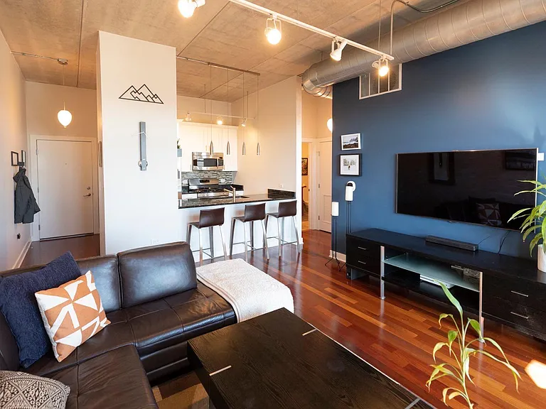 3245 N Ashland Ave #4D — Photo 3