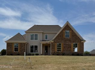 7379 Newbury Dr, Olive Branch, MS 38654
