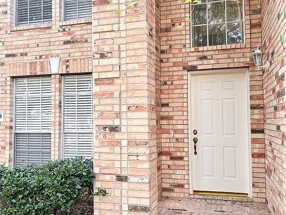 3rd image of 2234 Glendavon Ln