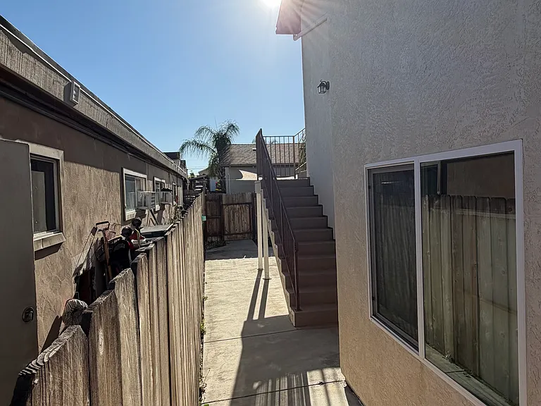4565 Cherokee Ave #B — Photo 4
