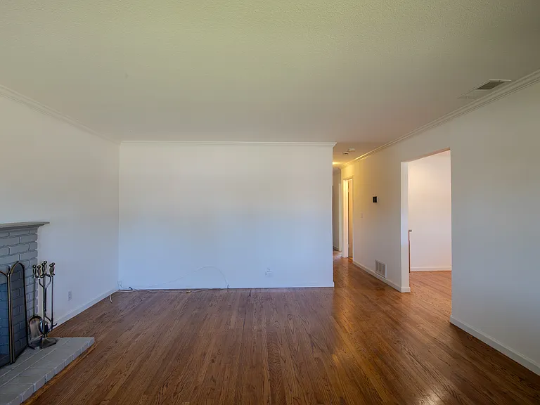 6944 Cedar Ln — Photo 10