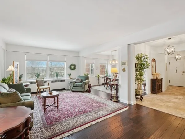 10 Crestmont Road, 1A #1A, Montclair Twp., NJ 07042