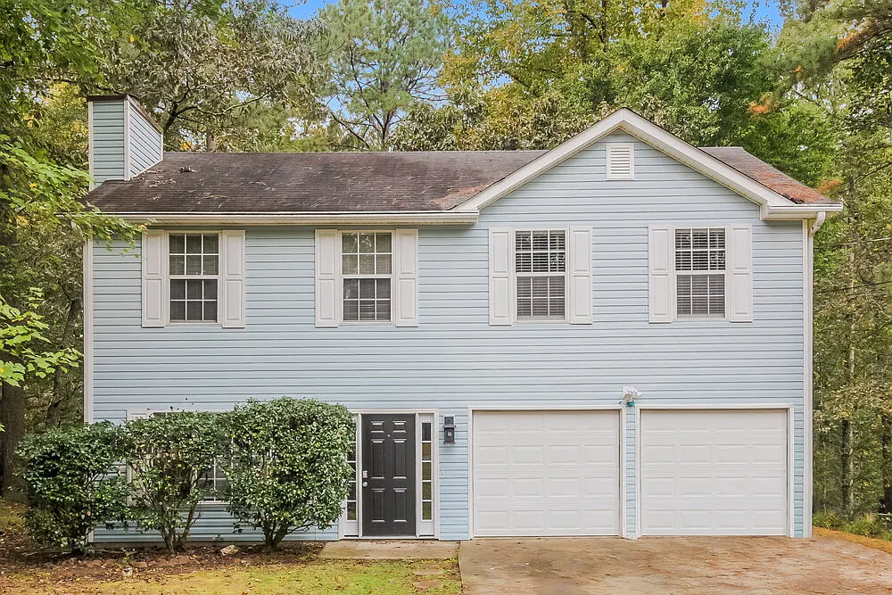 3 bed, 2.5 bath, 1388 sqft, $1,805 — Photo 1