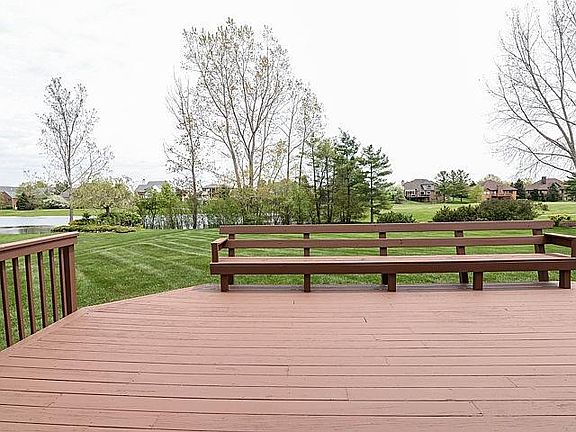 5th image of 1707 Stonebridge Dr S
