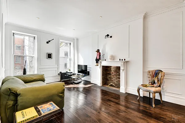 Sold by Hecht Group | media 8