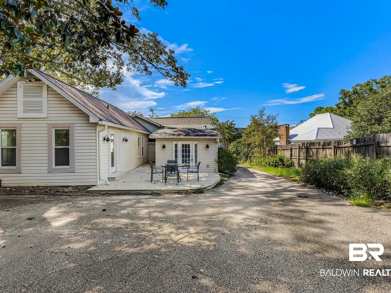 3 bed, 2.0 bath, 1985 sqft, $3,500 — Photo 4