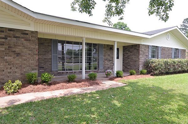 Beautiful entry walk-way