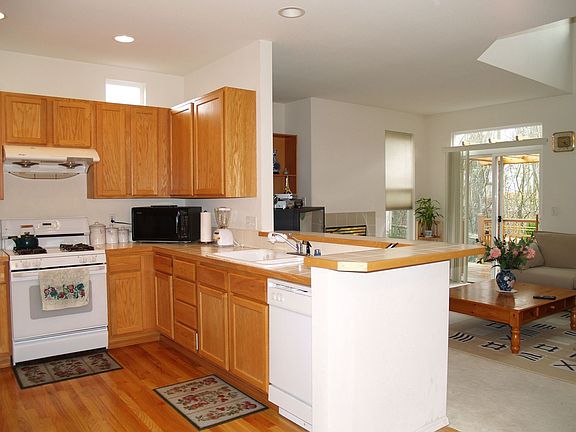 2nd image of 15027 NE 8th Pl
