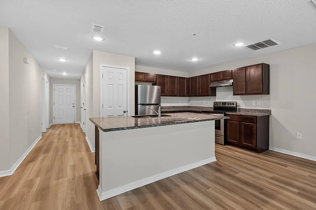 129 Wellwood Lane Unit B - Unit B — Photo 4