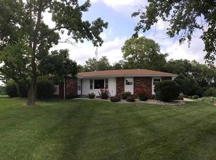 1365 Country Club Ave, Greenville, IL 62246
