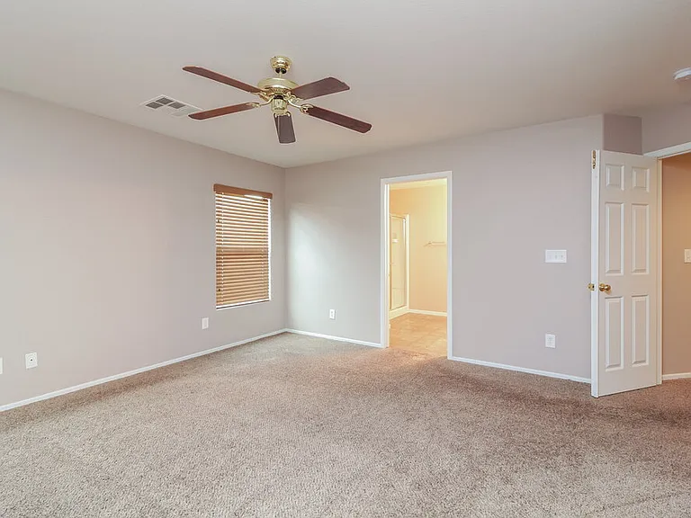 3433 Palatine Hills Ave — Photo 7