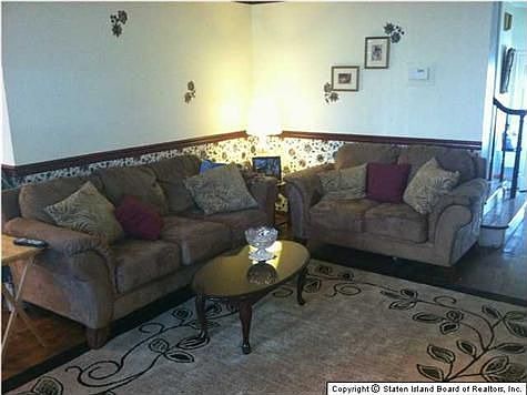 3rd image of 1011 Armstrong Ave