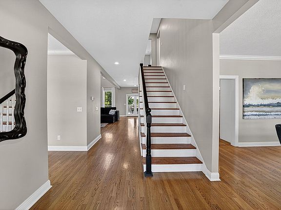 3rd image of 14170 Parkridge Dr