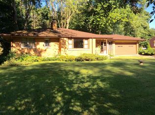 409 Chippewa St, Buchanan, MI 49107