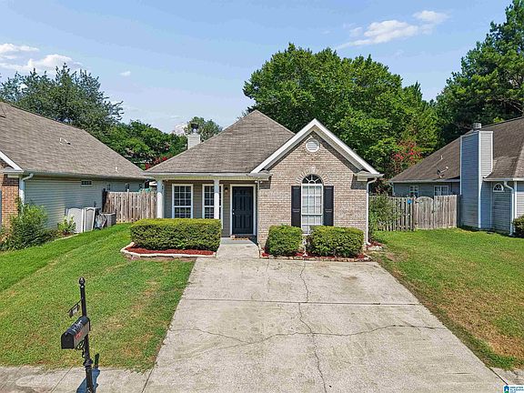 3rd image of 221 Hidden Creek Dr