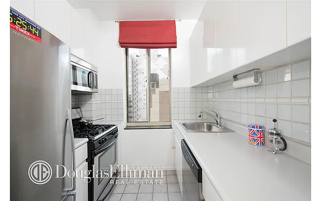 Rented by Douglas Elliman | media 21