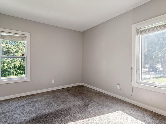 5th image of 3858 Fremont Ave N