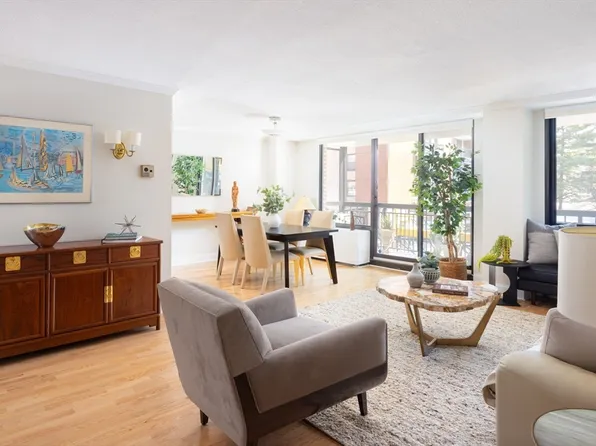 50 Longwood Ave APT 216, Brookline, MA 02446