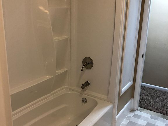 3rd image of 612 Linwood Dr