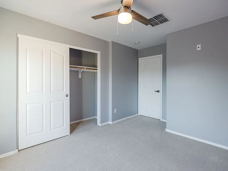 1546 E Nightingale Ln — Photo 60