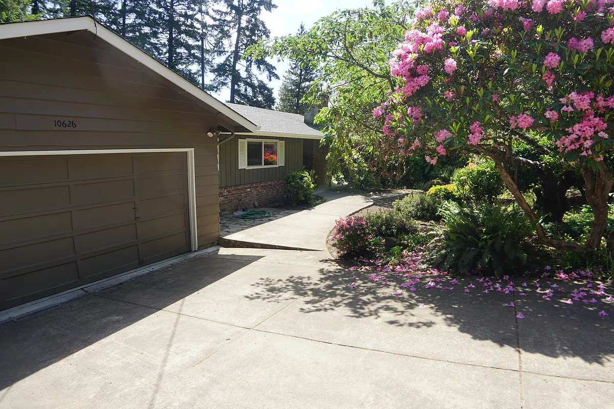 Building Photo - 10626 SW 25th Ave